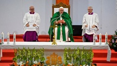 ローマ教皇、モンゴルでミサ　中国の信者に「良き市民であれ」と語りかけ