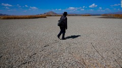 南米ティティカカ湖は水位の低下により一部が干上がっている