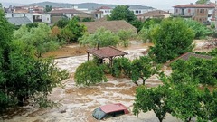 ギリシャで大雨による洪水被害、死者も