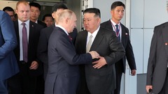 金正恩氏、ロシアの戦闘機工場を視察　プーチン氏は北朝鮮への招待受け入れ