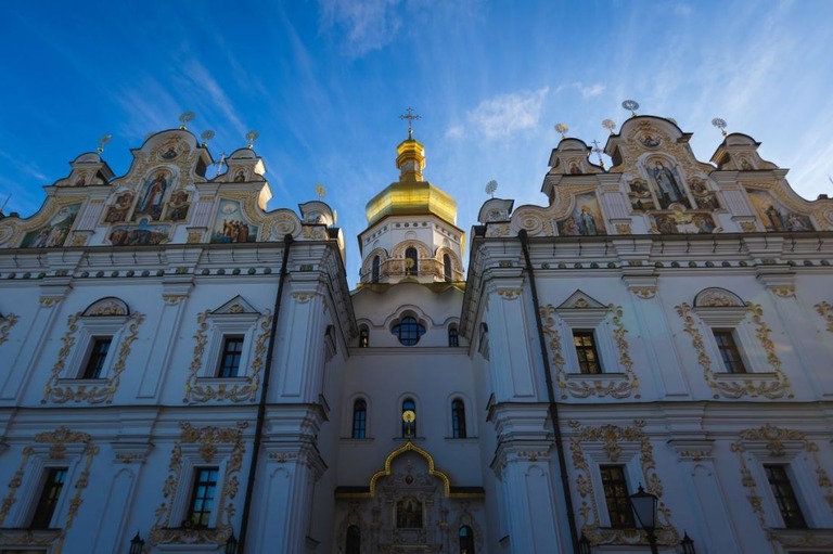 首都キーウの「聖ソフィア大聖堂と関連する修道院群」などが存続が危ぶまれる「危機遺産」に指定された/Yurii Stefanyak/Global Images Ukraine/Getty Images
