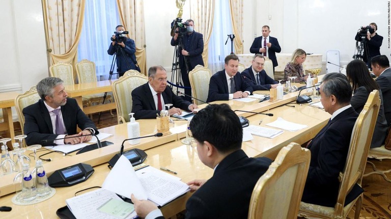 中国の王毅外相とロシアのラブロフ外相がモスクワで会談した/Russian Foreign Ministry/Reuters