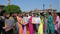 議席の３分の１を女性に、インド議会で法案通過