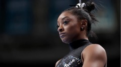 表彰式で無視された黒人体操選手　バイルスも「胸が痛む」