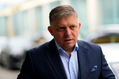 スロバキア第１党党首、ロシアとウクライナの和平交渉開始へ「全力尽くす」