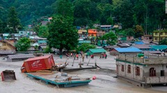 ヒマラヤ氷河湖の決壊で壊滅的被害　死者１４人、行方不明者１００人超　インド