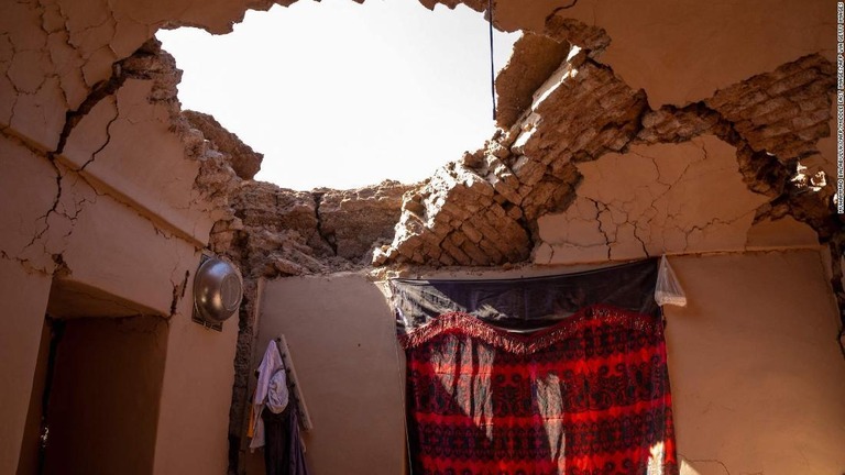 地震により損壊した家屋/MUHAMMAD BALABULUKI/AFP/Middle East Images/AFP via Getty Images