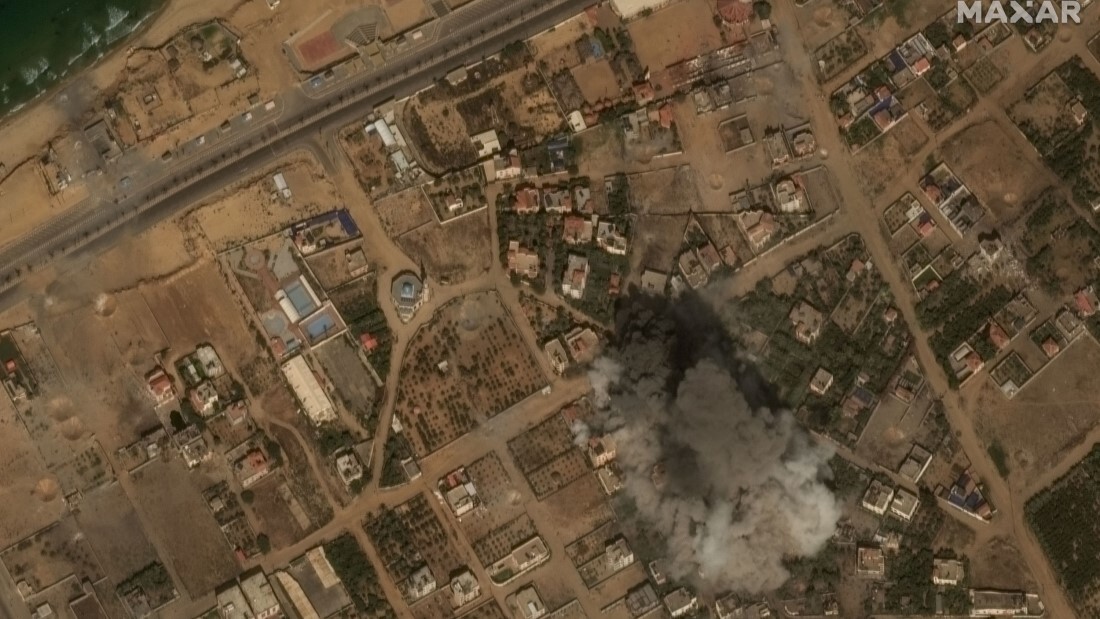 3枚目の画像。ガザ市のリマル地区/Satellite image ©2023 Maxar Technologies