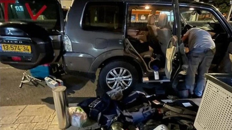 ＢＢＣの車両がイスラエル警察に捜索され、記者らが銃口を向けられるなどしたという/BBC