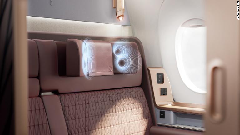 ヘッドホン不要のヘッドレスト内蔵スピーカーを採用した/Japan Airlines