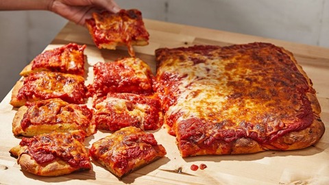 皆大好き、世界各地の名物ピザ１４選