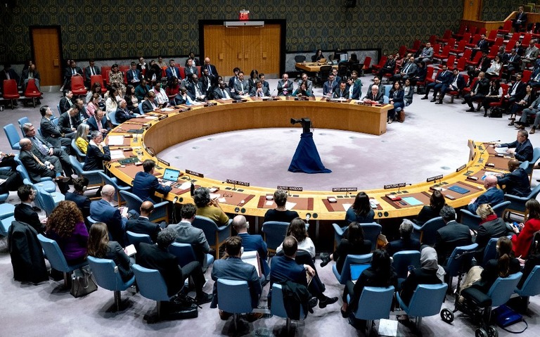 国連安保理がイスラエルとハマスに停戦を求めるロシア提出の決議案を否決した/Craig Ruttle/AP