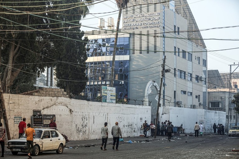ガザ市内にある病院の被害の様子＝１８日/Ali Jadallah/Anadolu/Getty Images