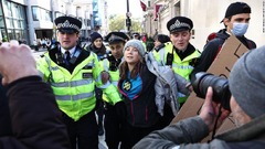 グレタさん、ロンドンのデモで拘束　エネルギー業界の会議を妨害