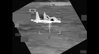 南シナ海上空で中国戦闘機が米爆撃機の３メートル以内に接近