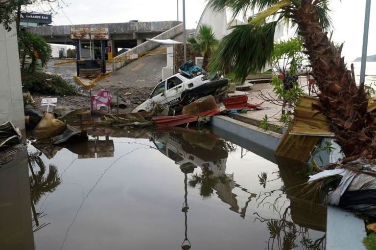 ハリケーン「オーティス」が直撃したメキシコ南部アカプルコで２７人が死亡した/Marco Ugarte/AP