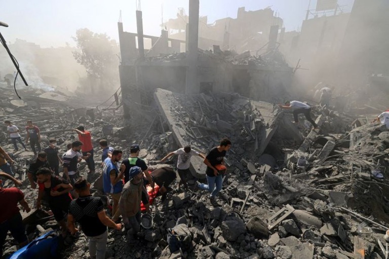 ガザでの軍事衝突を巡り、国連総会が「人道的休戦」求める決議を採択した/MAHMUD HAMS / AFP