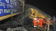 インド南部でまた列車衝突　１０人死亡、２７人負傷