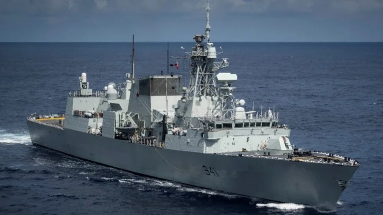 南シナ海を航行するカナダ海軍のフリゲート艦、ＨＭＣＳオタワ/Royal Canadian Navy/Canadian Armed Forces