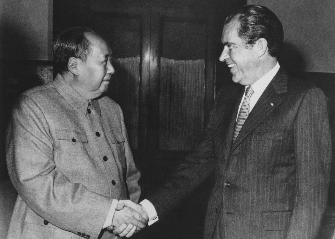 米中のパンダ外交は、当時のニクソン米大統領(右)の中国訪問を受け1972年に始まった/AP