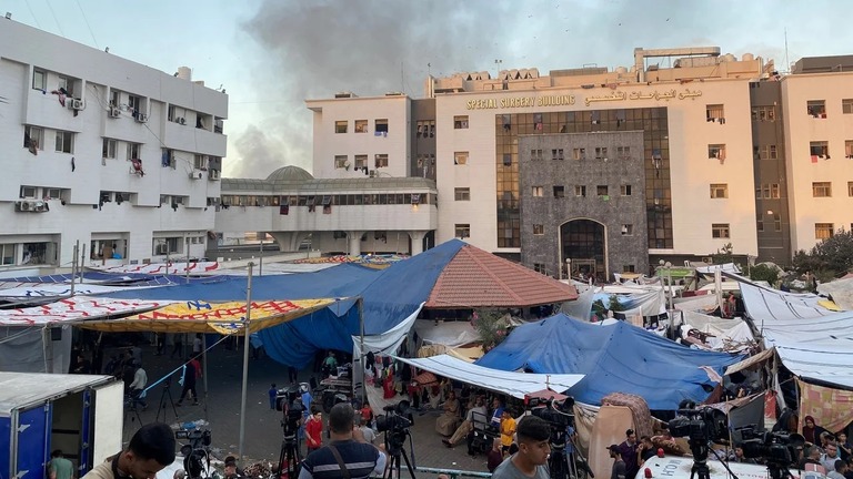 イスラエル国防軍が、パレスチナ自治区ガザ地区のシファ病院で、作戦行動を取っていることがわかった/Doaa Rouqa/Reuters