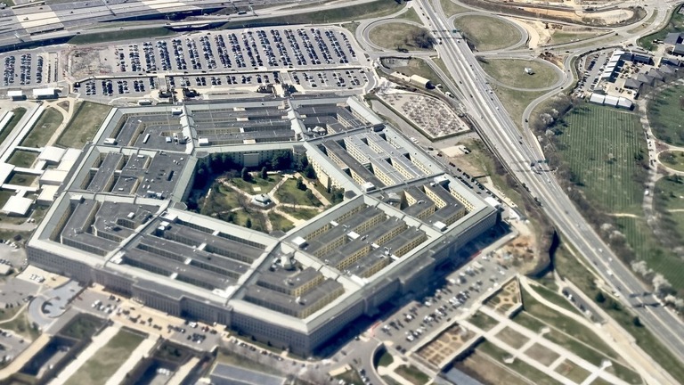 イラクやシリアに駐留する米主導連合軍の拠点に対する攻撃が繰り返されている/Daniel Slim/AFP/Getty Images/FILE