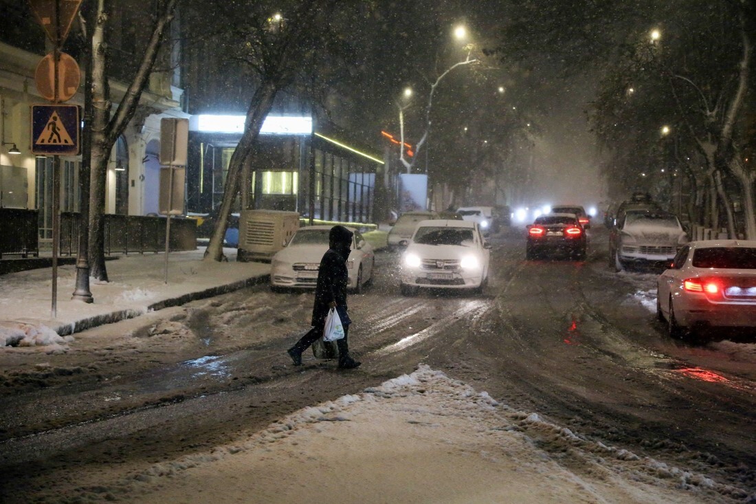 現地の気象学者らは今シーズンの降雪量は過去５年間で最も多いとみている/Viacheslav Onyshchenko/SOPA Images/LightRocket/Getty Images