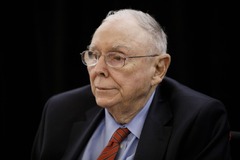 米投資家チャーリー・マンガー氏死去、バフェット氏の盟友でビジネスパートナー