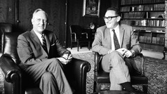 大統領補佐官（国家安全保障担当）を務めていた頃のキッシンジャー氏とロジャース国務長官＝１９６９年