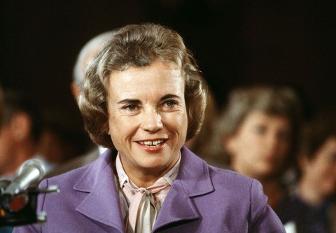 女性初の米最高裁判事、サンドラ・オコナーさん死去　その生涯を振り返る