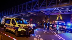 パリ・エッフェル塔付近で刃物男を逮捕　１人死亡、２人負傷