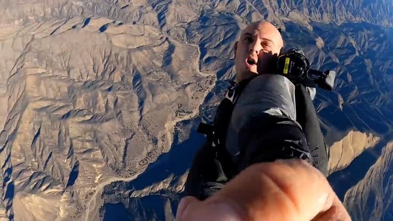 小型機墜落を自作自したトレバー・ダニエル・ジェイコブ被告に禁錮６カ月が言い渡された/CNN