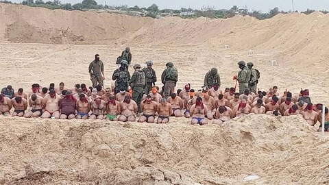 イスラエル軍、男性数十人を下着姿にして拘束か　ガザからの画像が拡散