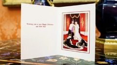 英国王のクリスマスカード公開、戴冠式の公式写真で