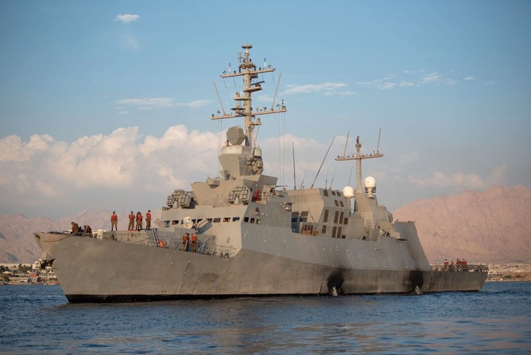 紅海に展開したイスラエルのミサイル艇＝１１月１日/Xinhua/Shutterstock