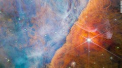 ウェッブ望遠鏡が捉えたオリオン星雲内の「オリオン・バー」
