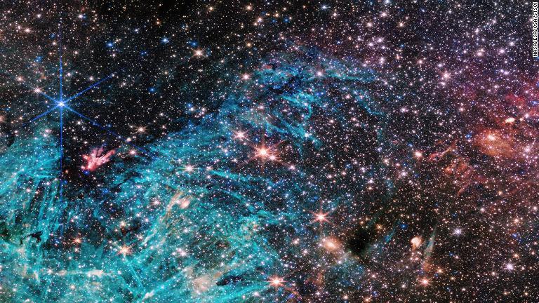 銀河系にある「いて座Ｃ」の画像。この中におよそ５０万個の恒星が含まれている/NASA/ESA/CSA/STScI
