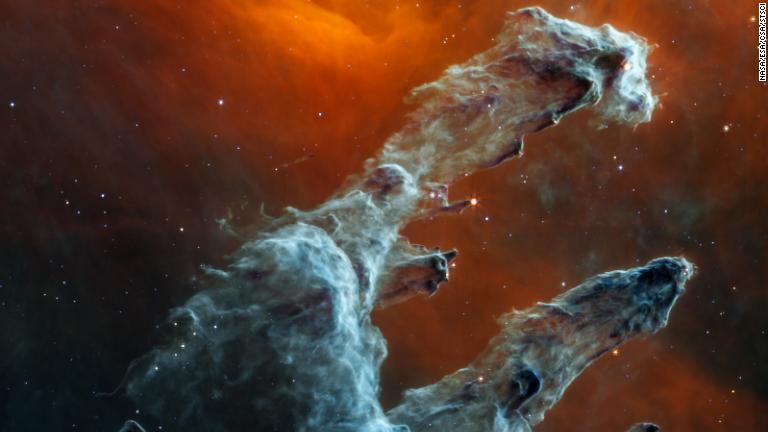 ウェッブ望遠鏡は星形成領域「創造の柱」を中間赤外線で新たな視点から捉えた/NASA/ESA/CSA/STScI
