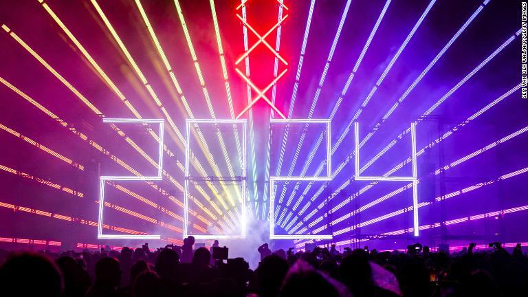 新年を祝うイベント＝オランダ・アムステルダム/Sem van der Wal/AFP/Getty Images