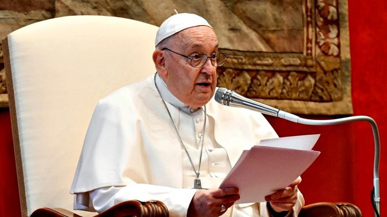 ローマ教皇フランシスコが代理母出産について「搾取に基づく」ものだとの見解を表明/Vatican Pool/Getty Images