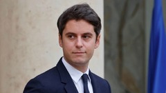 フランス新首相に３４歳のアタル氏　同国最年少、同性愛公表