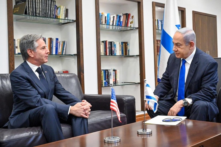 ブリンケン米国務長官（左）がイスラエルのネタニヤフ首相と会談/GPO