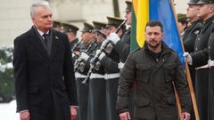 ウクライナのゼレンスキー大統領、リトアニアを電撃訪問