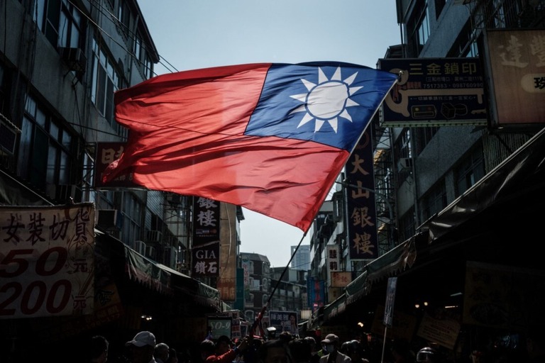 バイデン氏が非公式の代表団を総統選挙後の台湾に派遣する予定であることが分かった/Yasuyoshi Chiba/AFP/Getty Images