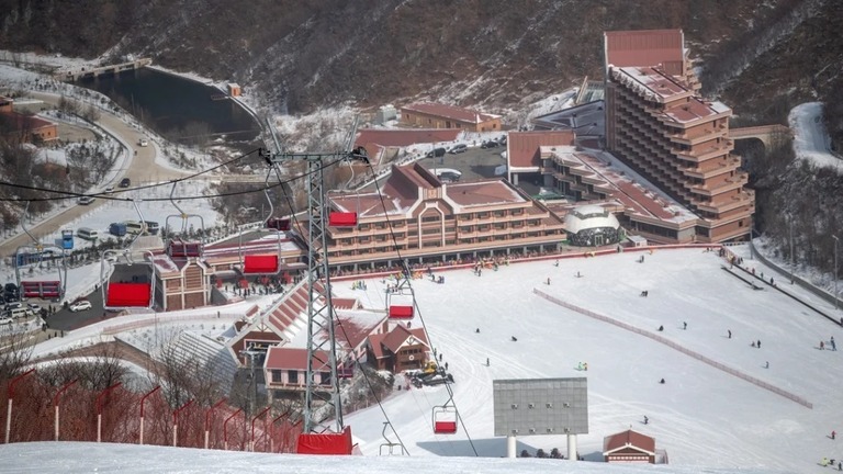 北朝鮮・元山市近くにある馬息嶺スキーリゾート/Carl Court/Getty Images