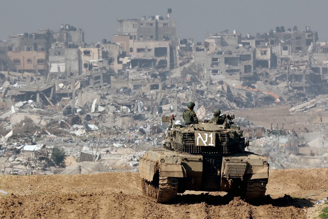 イスラエルの戦車=19日、イスラエルとパレスチナ自治区ガザ地区の境界付近/Jack Guez/AFP/Getty Images/File