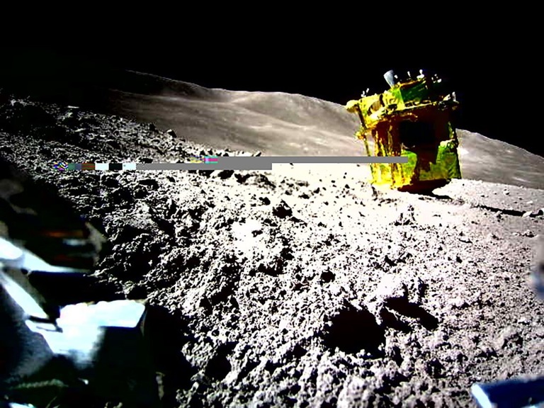 ＬＥＶ―２が撮影した月探査機「ＳＬＩＭ（スリム）」/JAXA