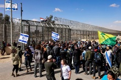 イスラエルの抗議グループ、人質解放求めガザへの支援物資搬入を妨害