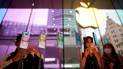 米アップル、１年ぶりの増収　中国では苦戦続く