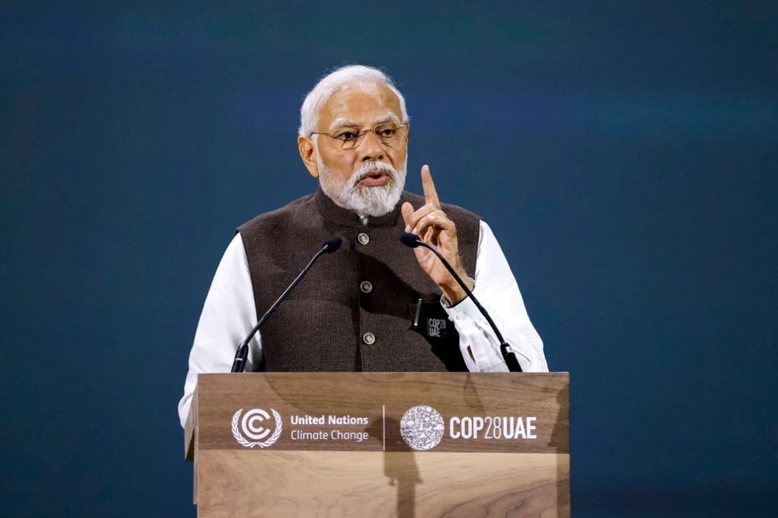 ＣＯＰ２８で演説するインドのモディ首相＝２０２３年１２月、ドバイ/Ludovic Marin/AFP/Getty Images